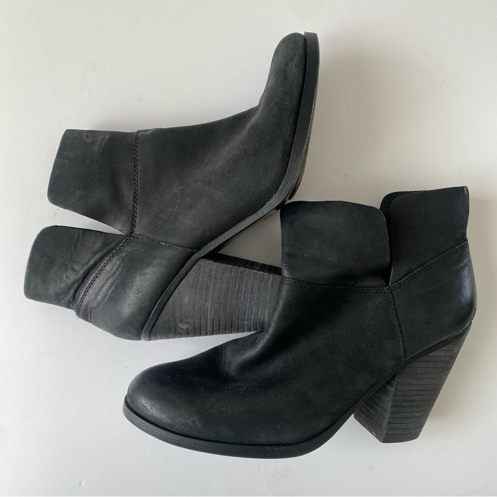 Vince‎ Camuto Black Nubuck Bootie - Size 8.5